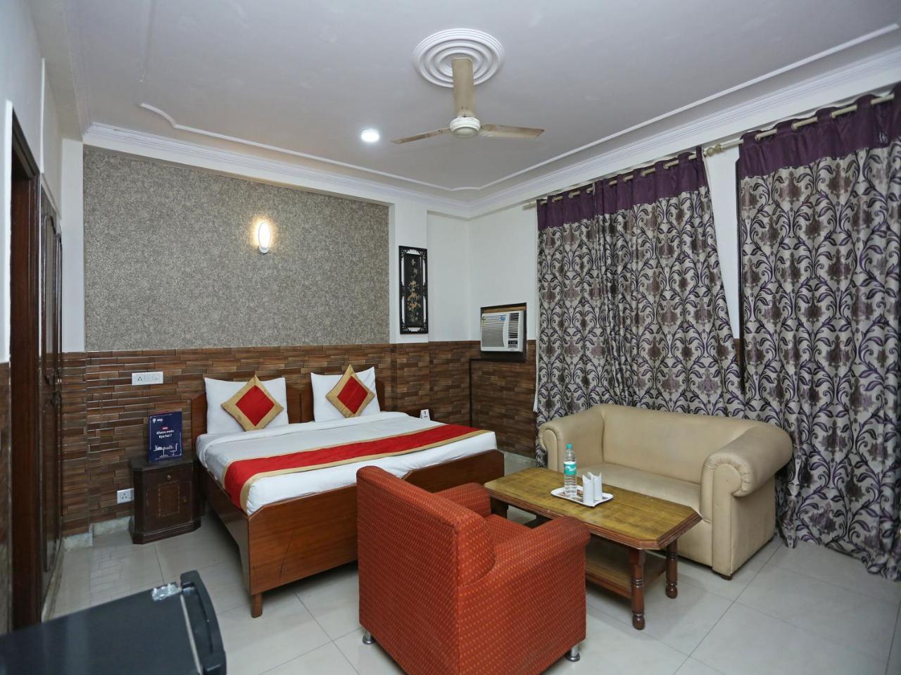 Oyo 472 Hotel Sareen New Delhi Exteriör bild