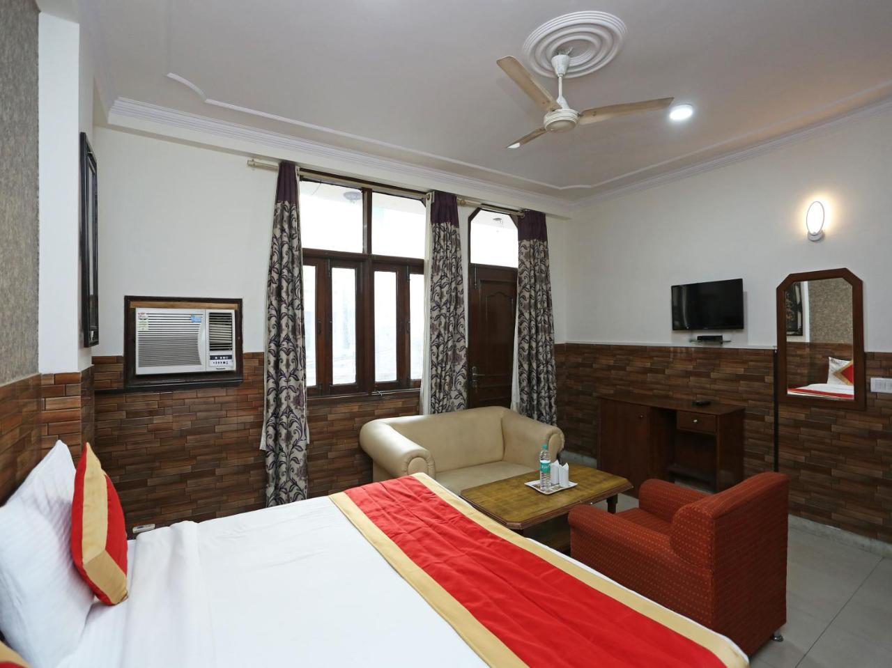 Oyo 472 Hotel Sareen New Delhi Exteriör bild