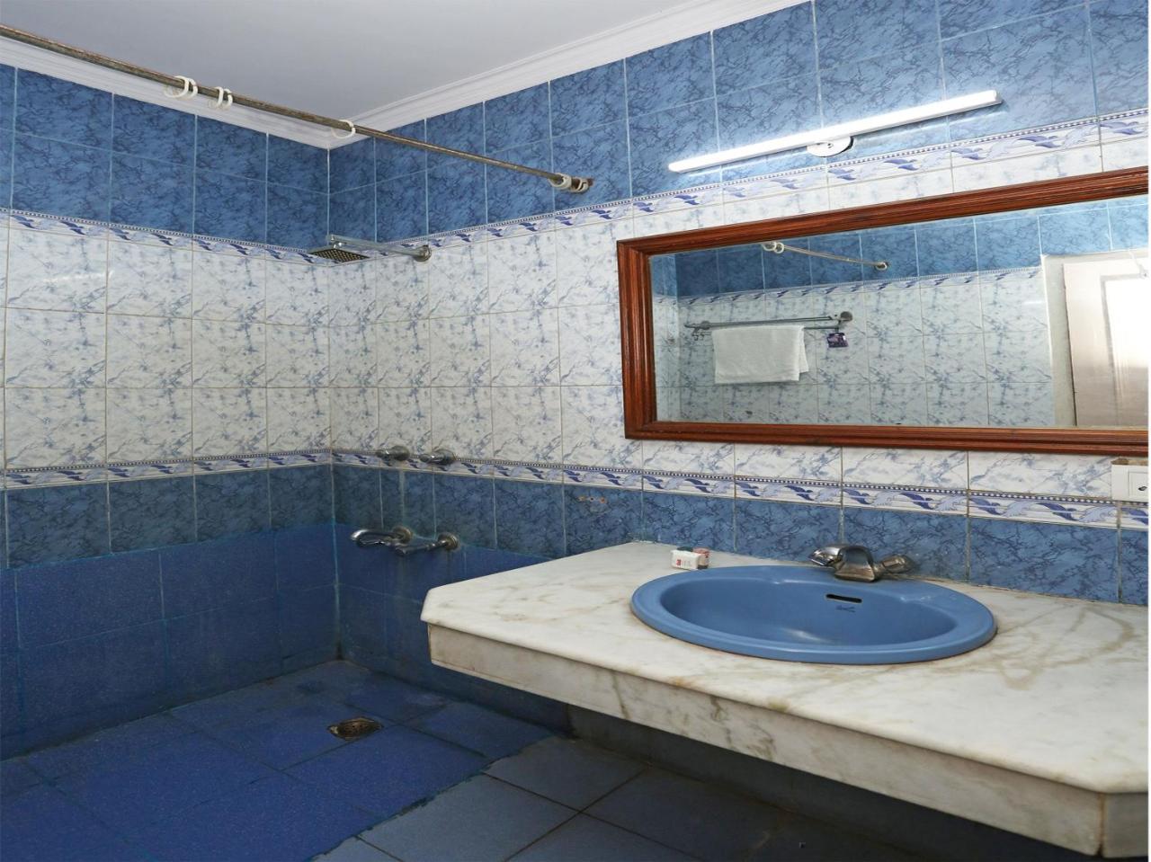 Oyo 472 Hotel Sareen New Delhi Exteriör bild