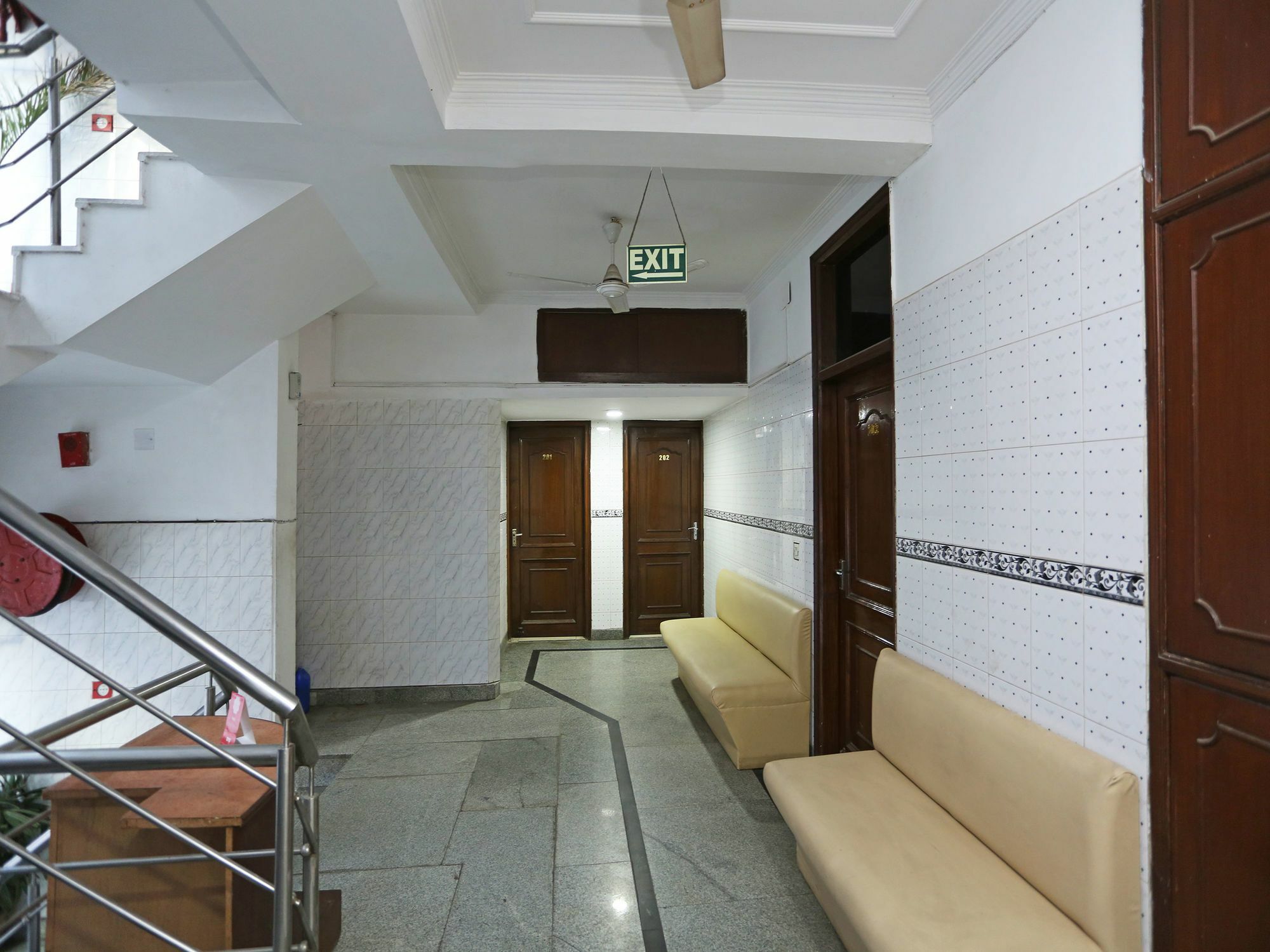 Oyo 472 Hotel Sareen New Delhi Exteriör bild