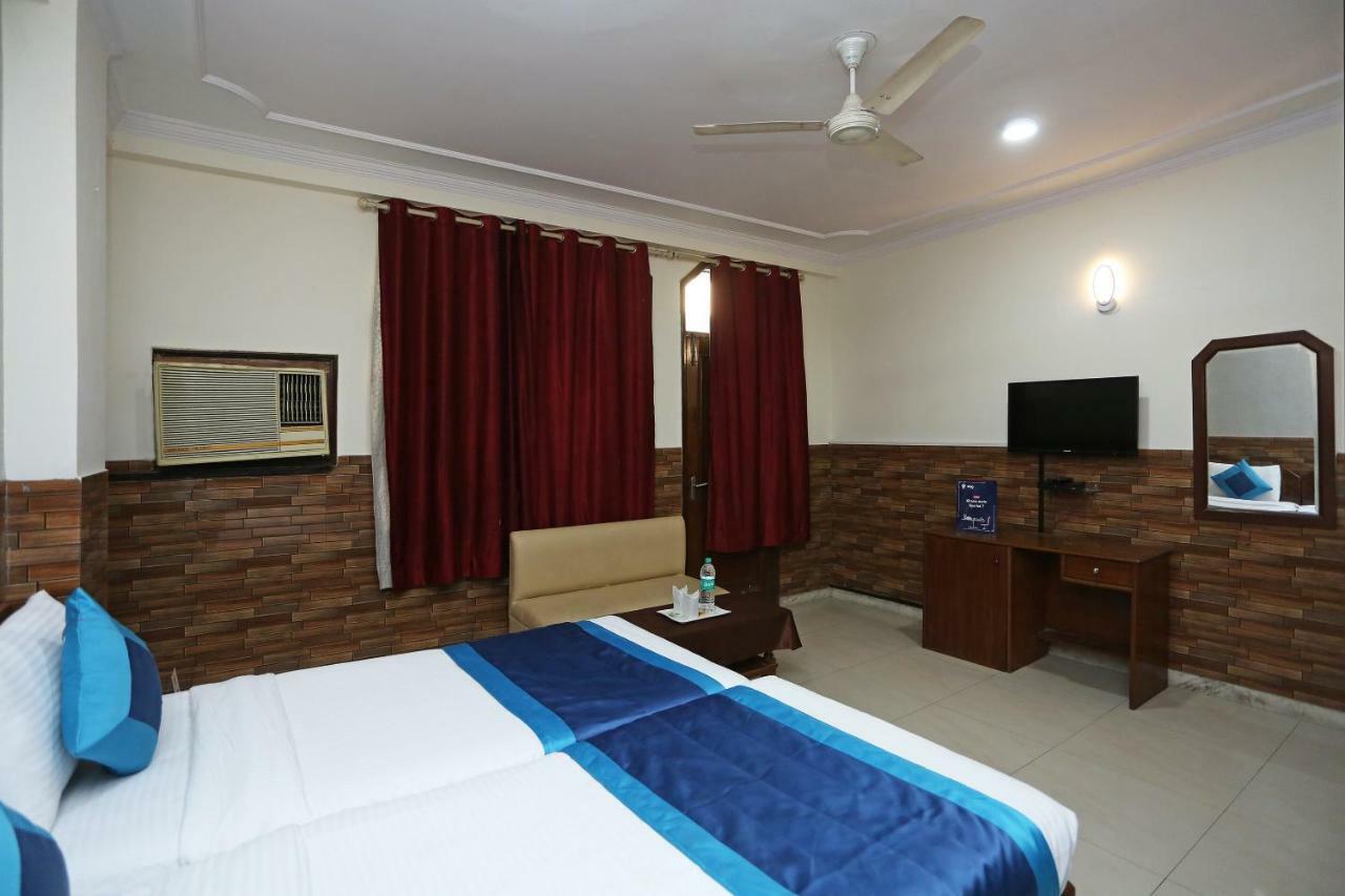 Oyo 472 Hotel Sareen New Delhi Exteriör bild