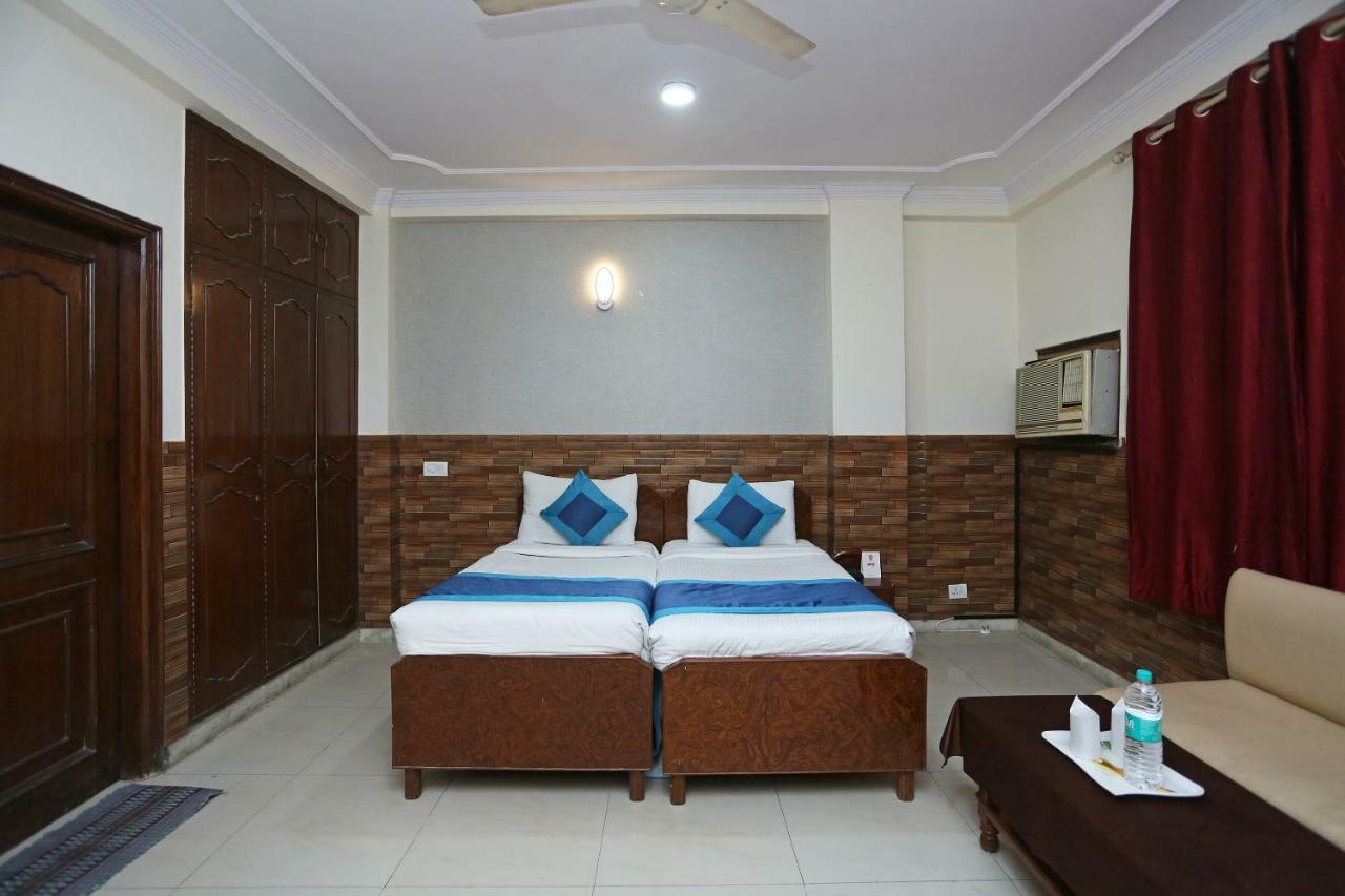 Oyo 472 Hotel Sareen New Delhi Exteriör bild