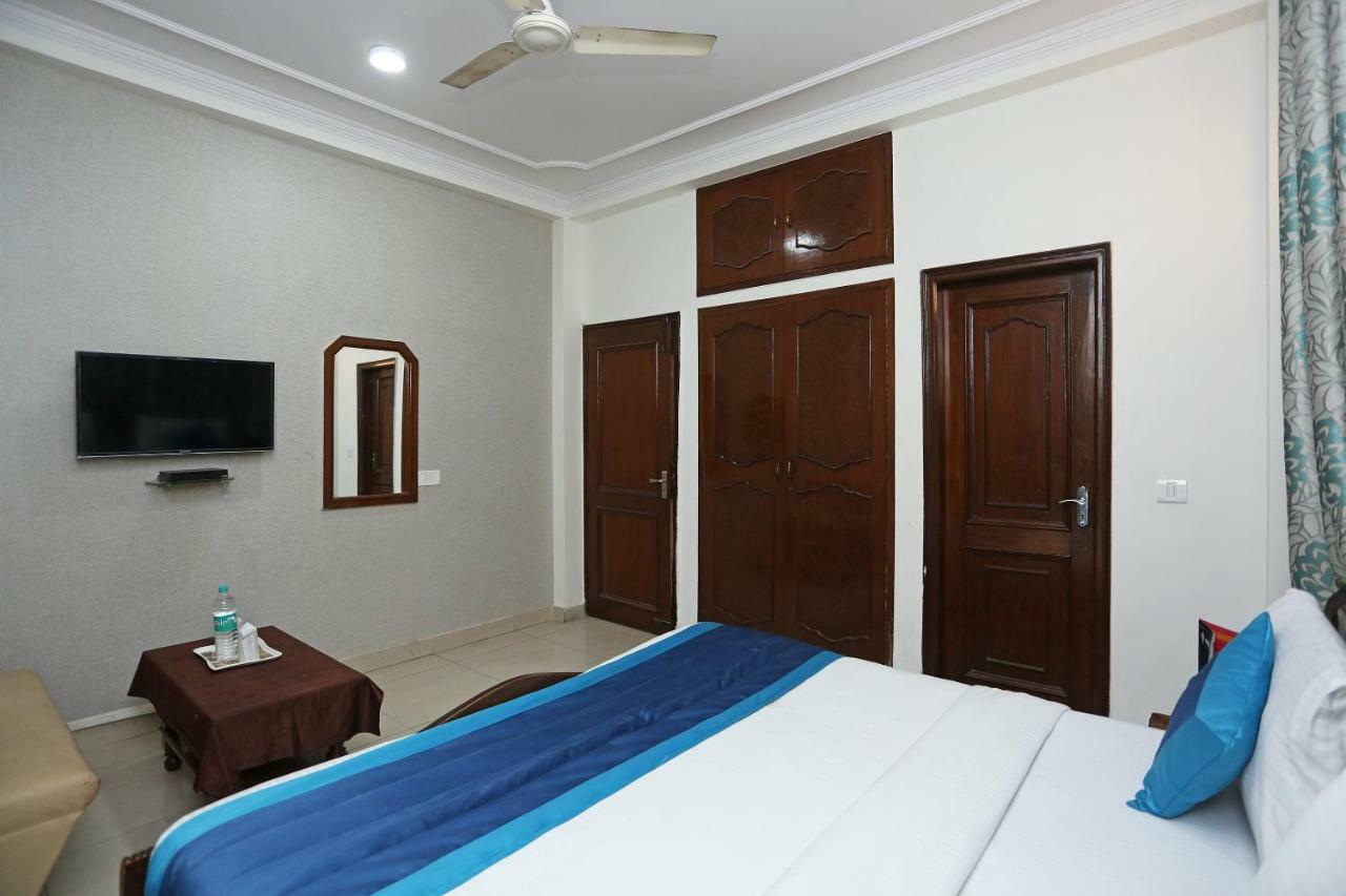 Oyo 472 Hotel Sareen New Delhi Exteriör bild