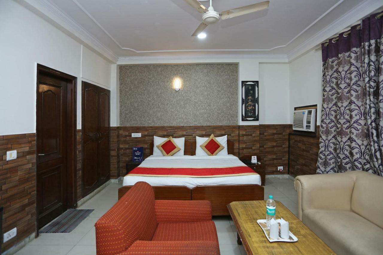 Oyo 472 Hotel Sareen New Delhi Exteriör bild